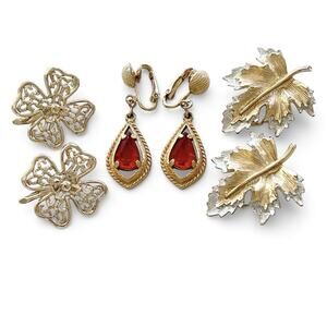 Sarah Coventry Earrings Lot 3 Clip On Dangle Red Stone Four Leaf Clover Two Tone